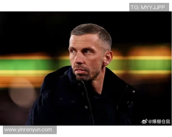 罗塞尼尔执教英超首战告捷成功迎来首胜的精彩瞬间